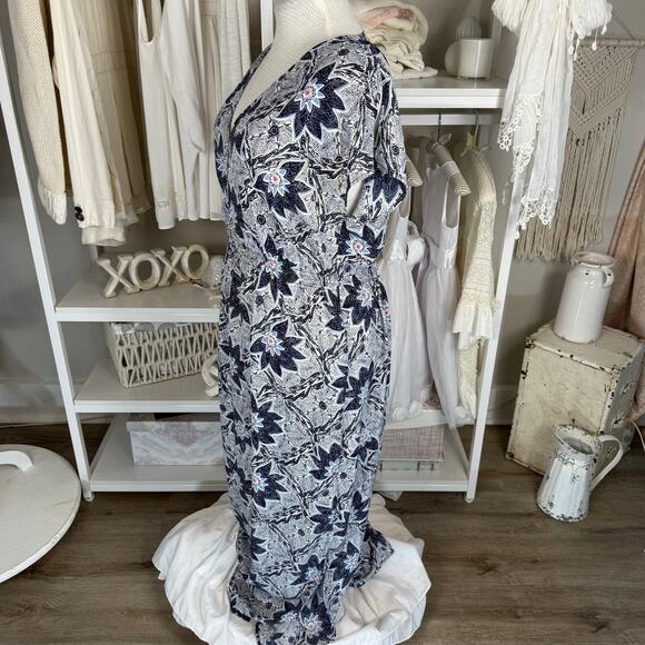 Foxcroft Black and White Floral Maxi Dress - Picture 2 of 9